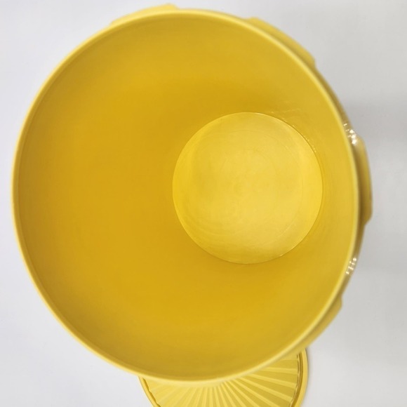 Tupperware Yellow Sunburst Servalier Canister # 807 With Lid Storage Container - Picture 8 of 9